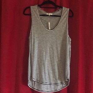 B&W striped NWT sleeveless shirt from Madewell!